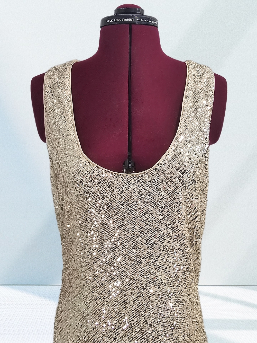 Gold Sequin Scoop Neck Sleeveless Long Gown Dress Formal Party Wedding Prom EUC - Picture 2 of 16